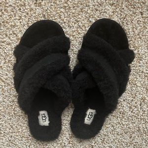 UGG Like new Scuffita Slip On Slippers Black Size 8